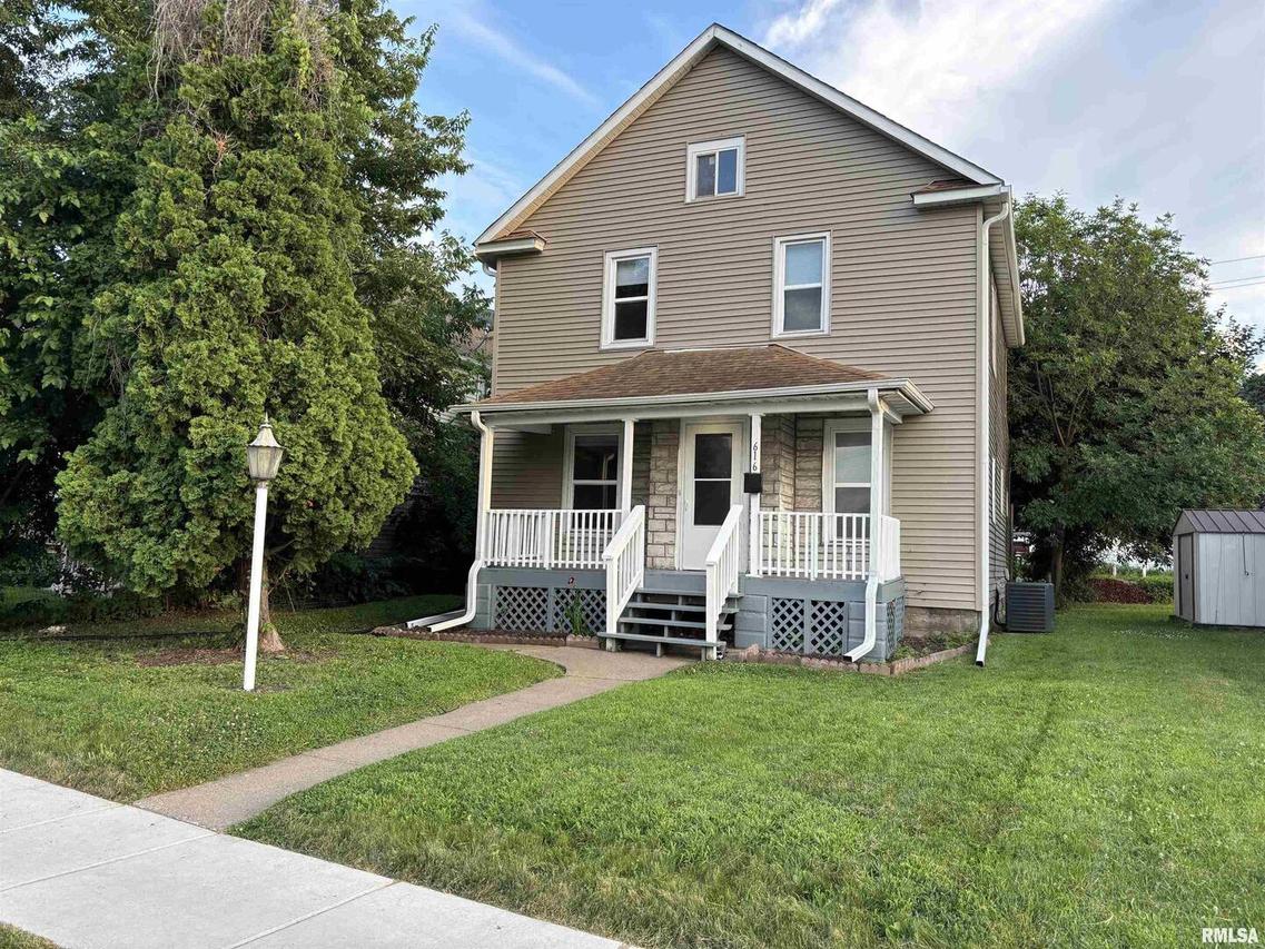 616 1st Ave., Silvis, IL 61282
