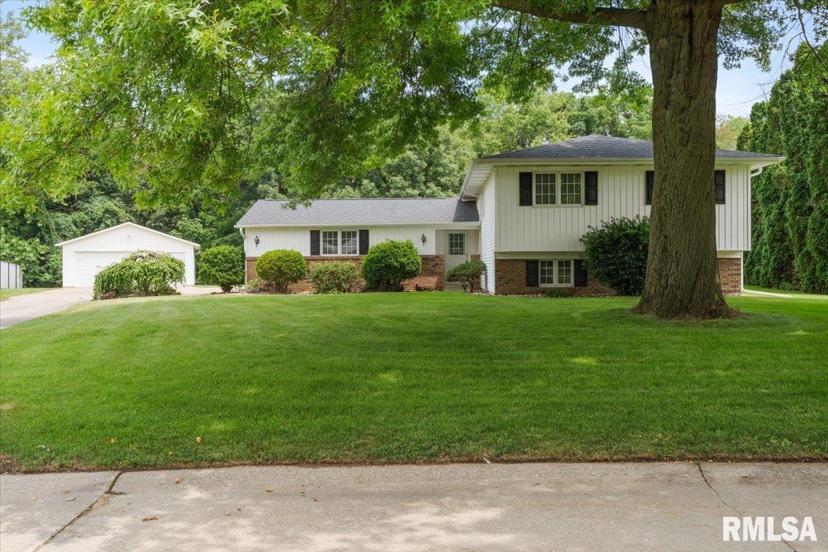 17223 N Cedar Rd., East Moline, IL 61244