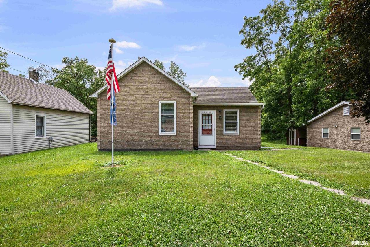 404 5th St., Sherrard, IL 61281