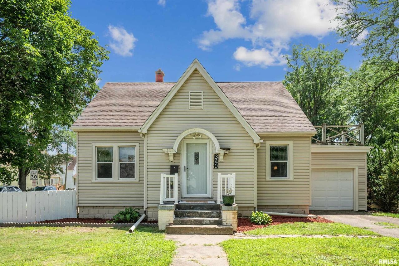 340 23rd Ave., Moline, IL 61265