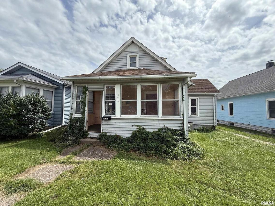 2010 3y Ave., East Moline, IL 61244