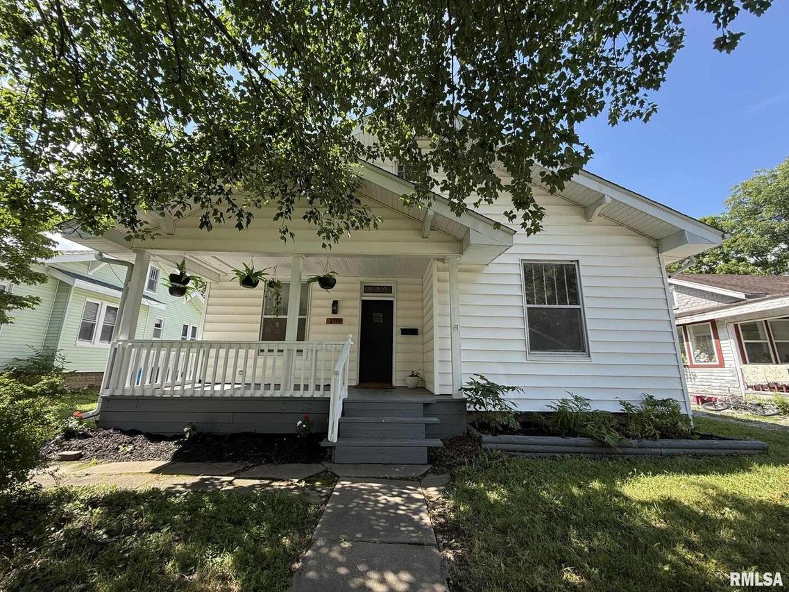 2111 Pine St., Murphysboro, IL 62966