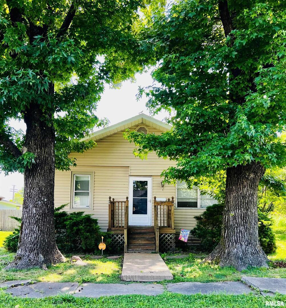 104 S 8th St., Herrin, IL 62948