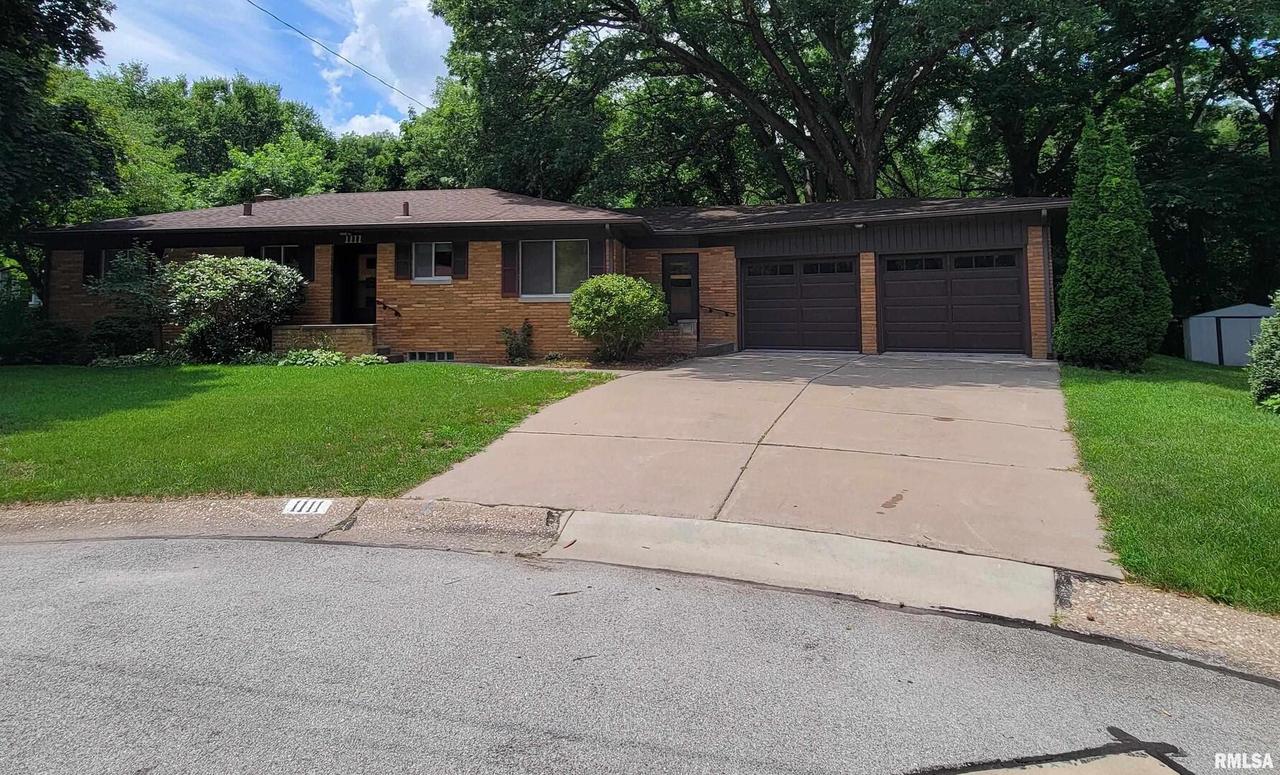 1111 52nd Street Ct., Moline, IL 61265
