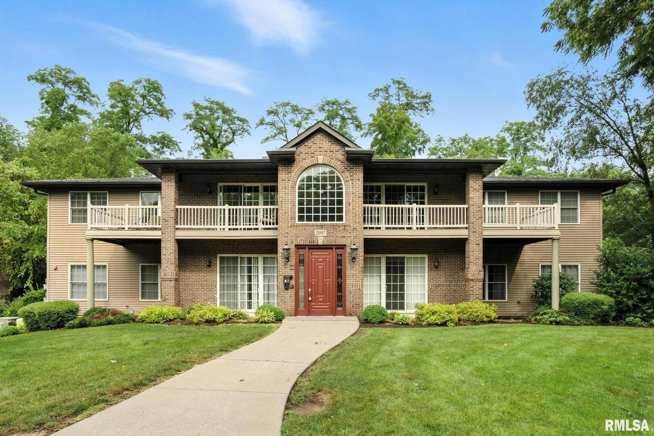 2997 3rd St. #206, Moline, IL 61265