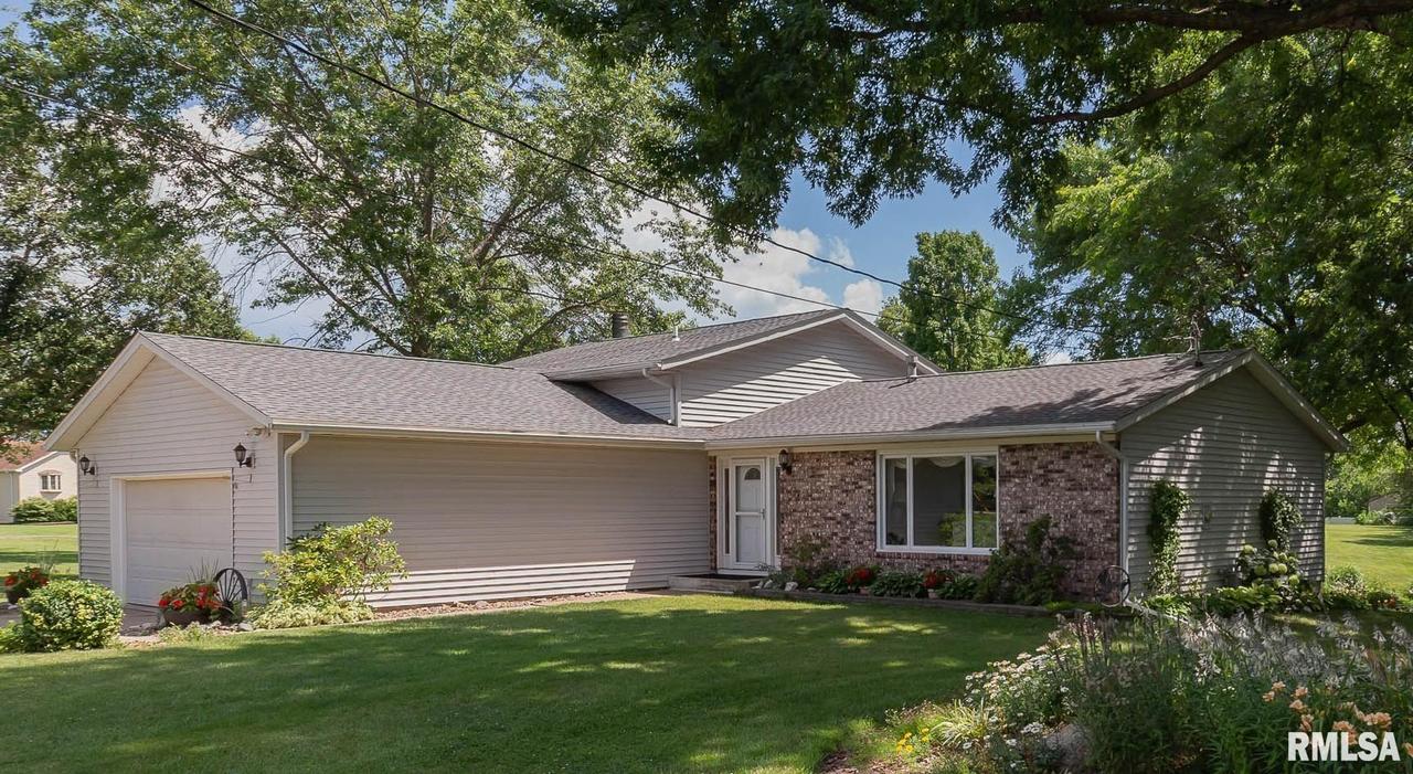 8 Kimberly Dr., Coal Valley, IL