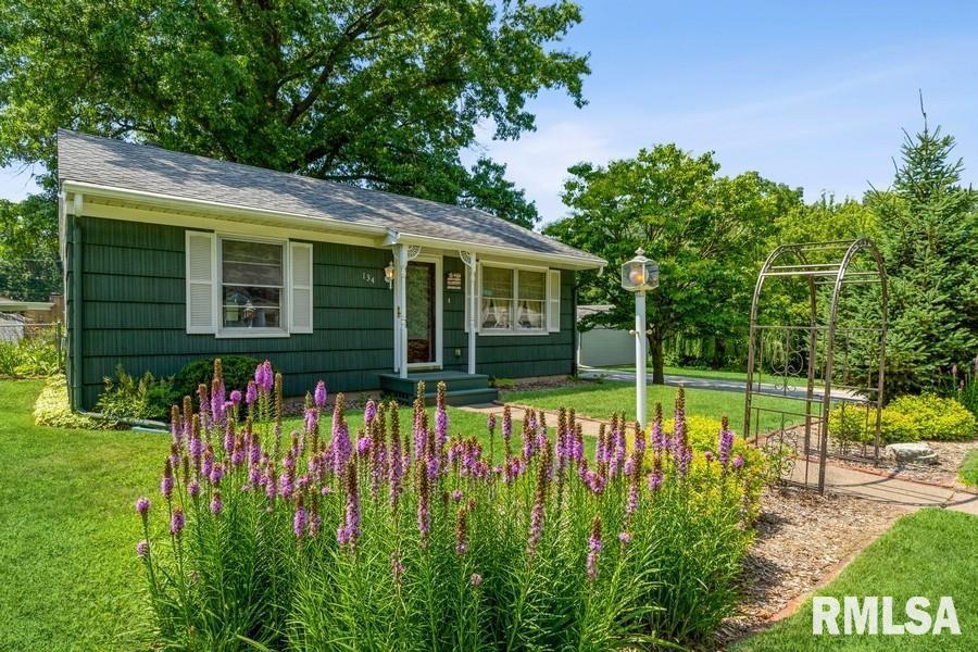 134 24th Ave., East Moline, IL 61244