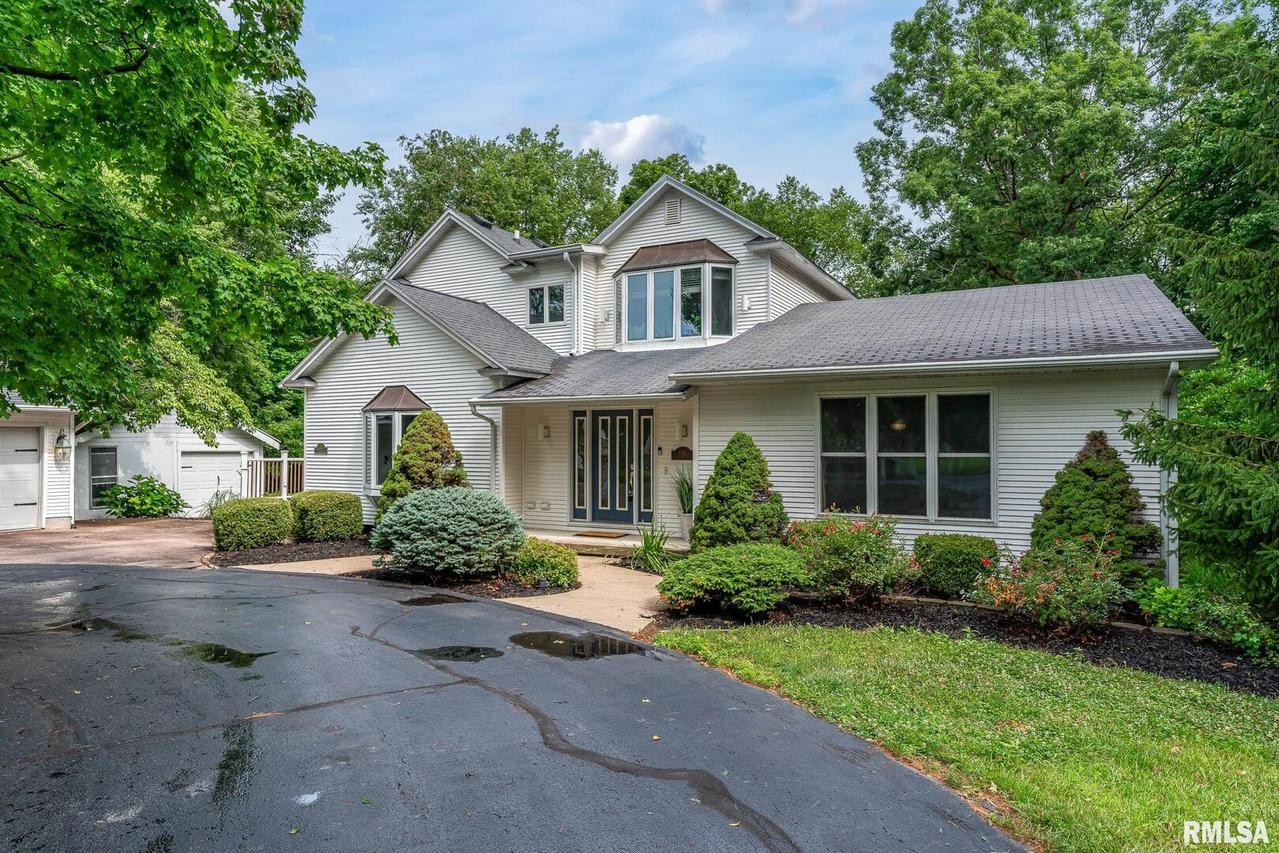 1115 27th St., Moline, IL 61265