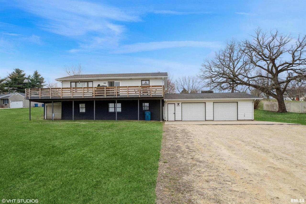 1007 N Bluff St., Albany, IL 61230