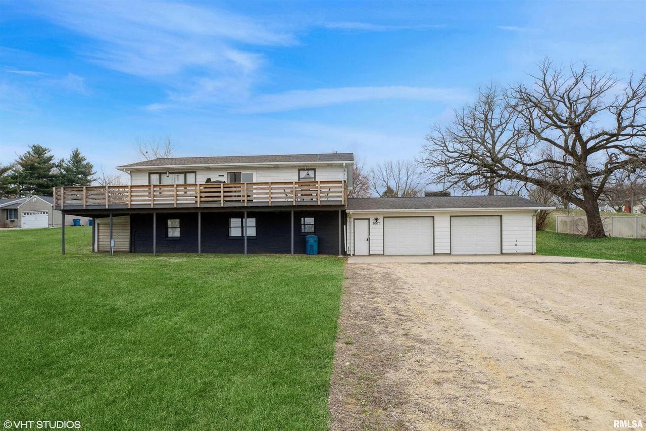 1007 N Bluff St., Albany, IL 61230