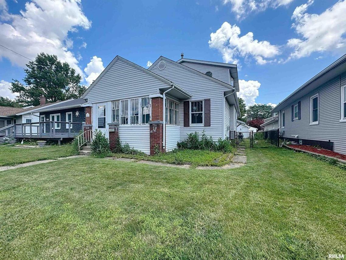 1837 42nd St., Rock Island, IL