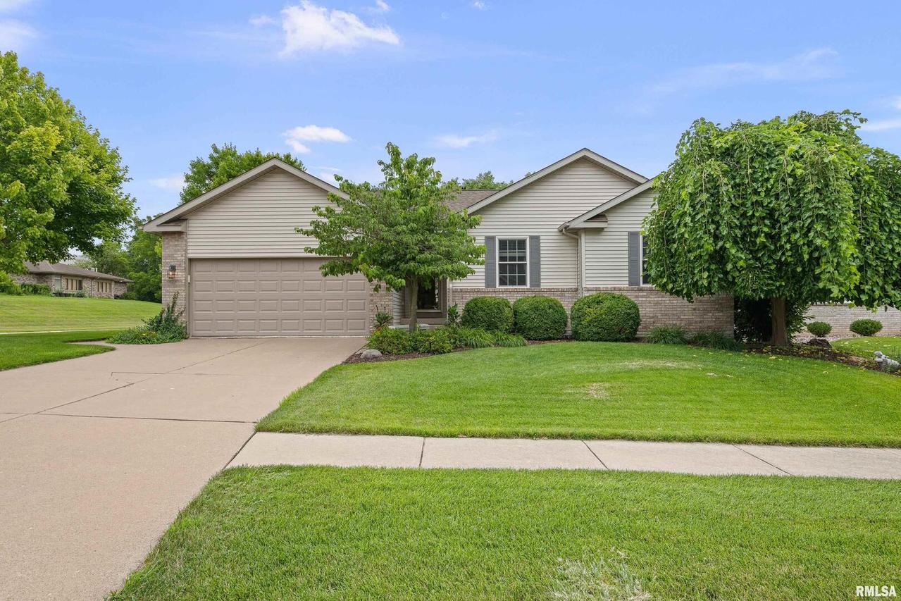 321 44th Ave., East Moline, IL 61244