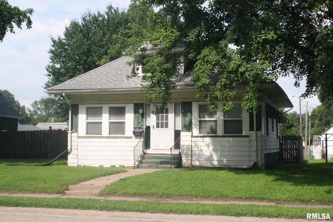2312 9th St., Rock Island, IL 61201