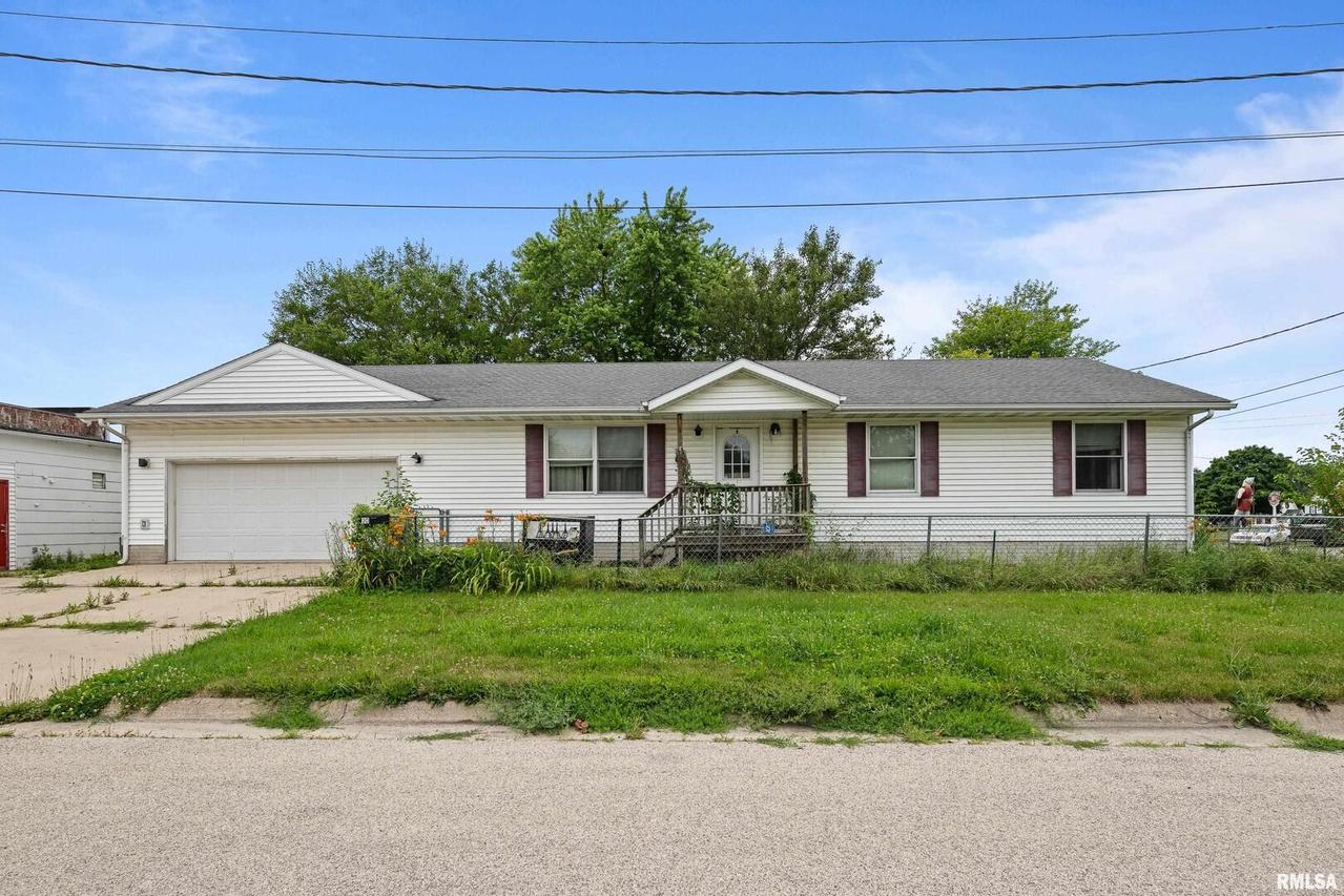 10 NE 1st Ave., Galva, IL 61434