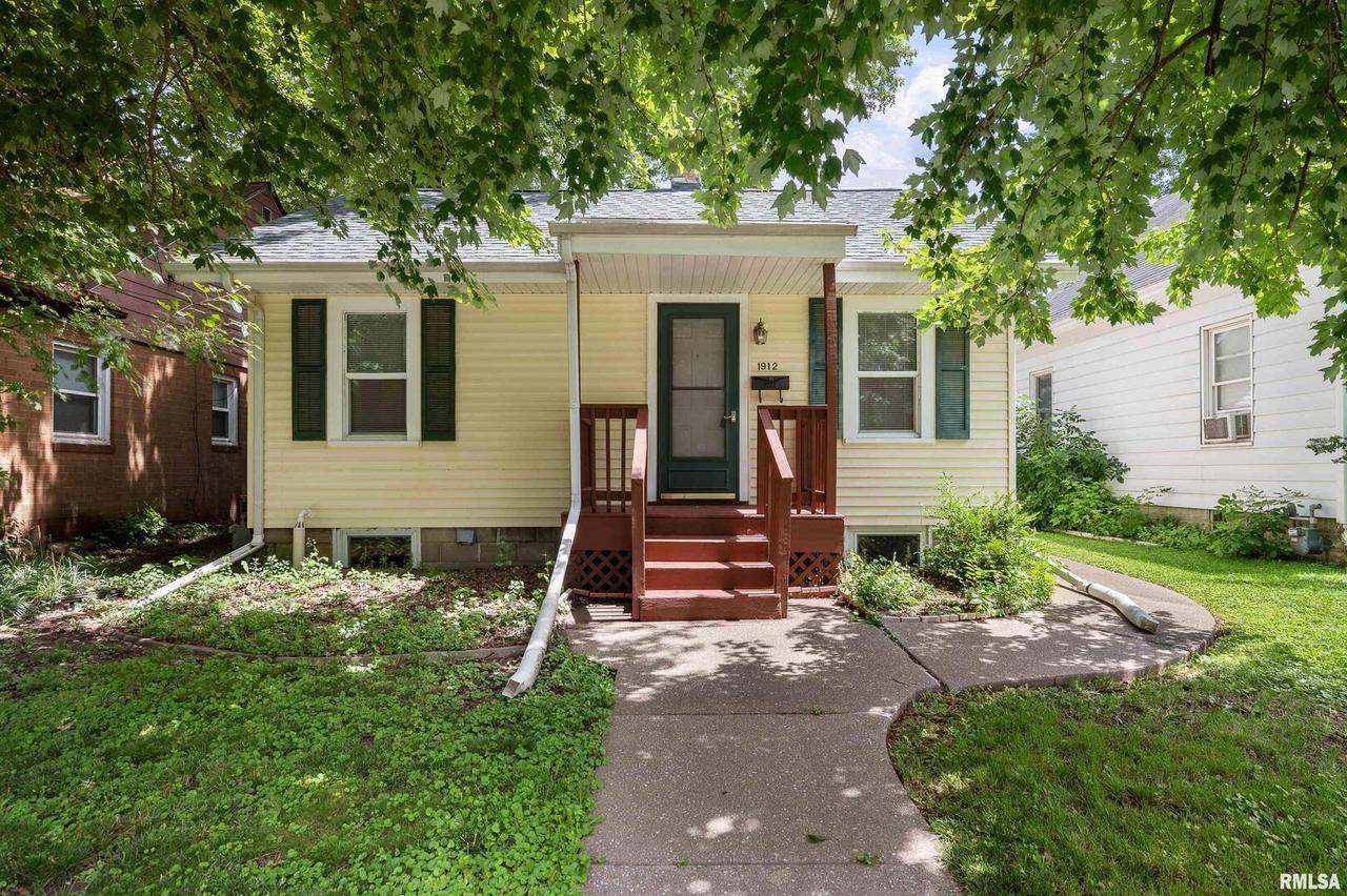 1912 31st St. #A, Moline, IL 61265