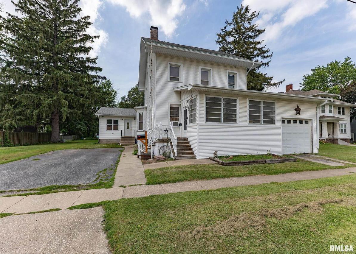 111 N West St., Cambridge, IL 61238