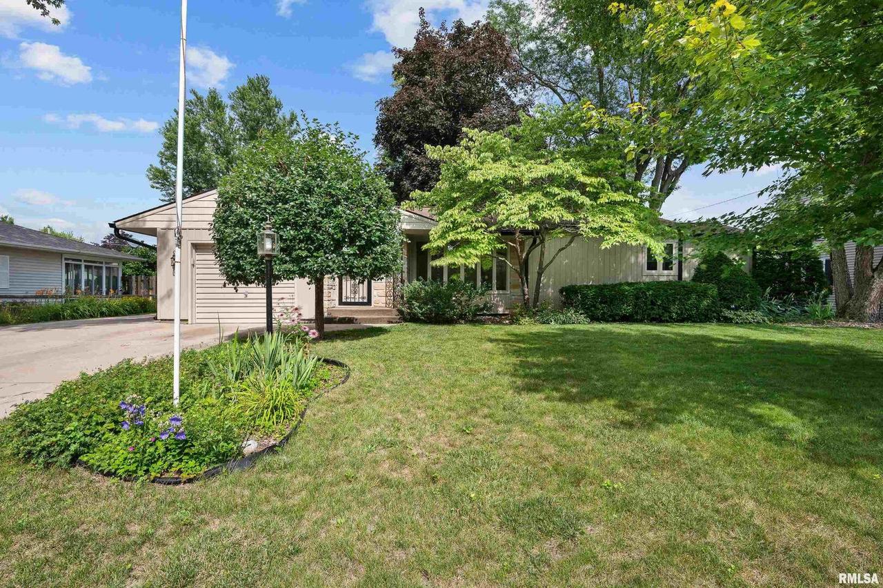 3927 34th St., Rock Island, IL 61201