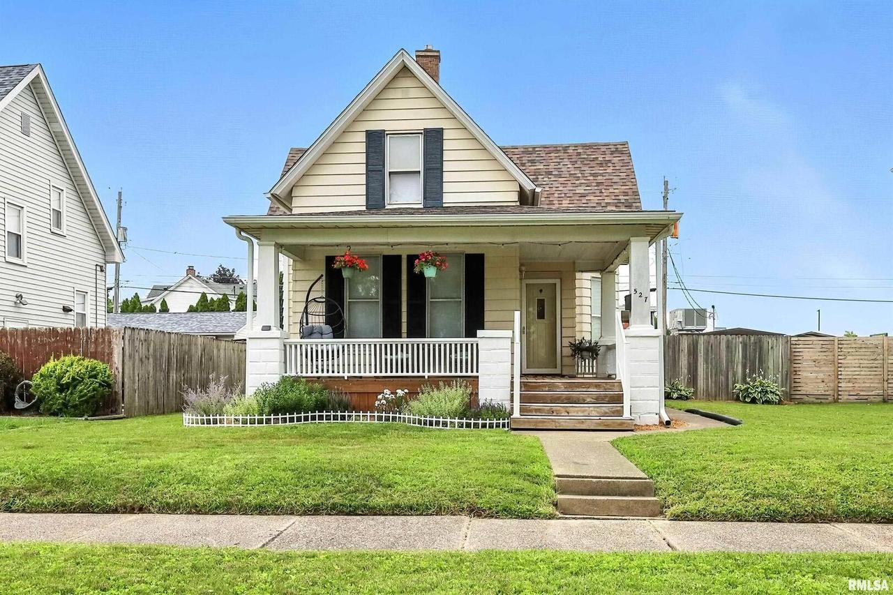 527 20th Ave., Moline, IL 61265