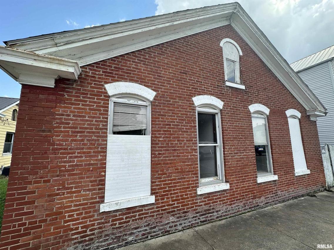 1018 State St., Quincy, IL 62301