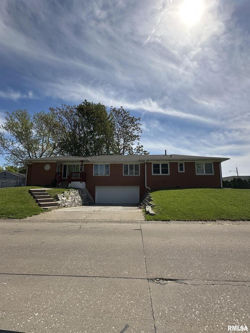 4016 1st St., East Moline, IL 61244