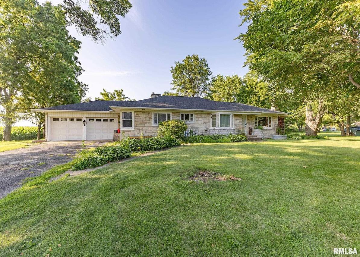 708 W Center St., Cambridge, IL 61238