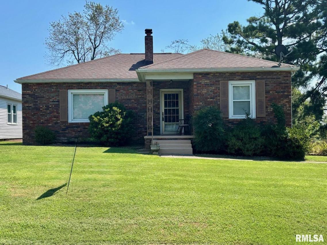 814 3rd St., Rosiclare, IL 62982