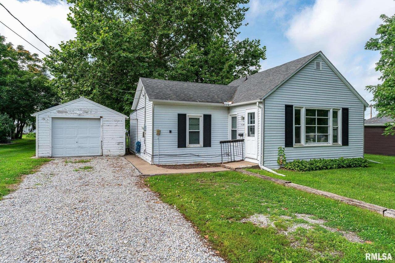 912 SW 5th St., Aledo, IL 61231