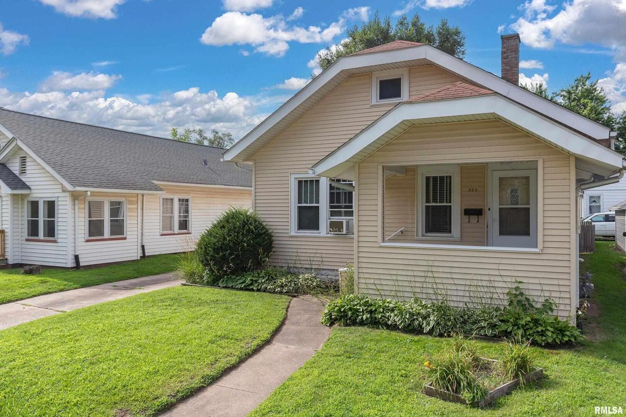 930 21st Ave., Rock Island, IL 61201