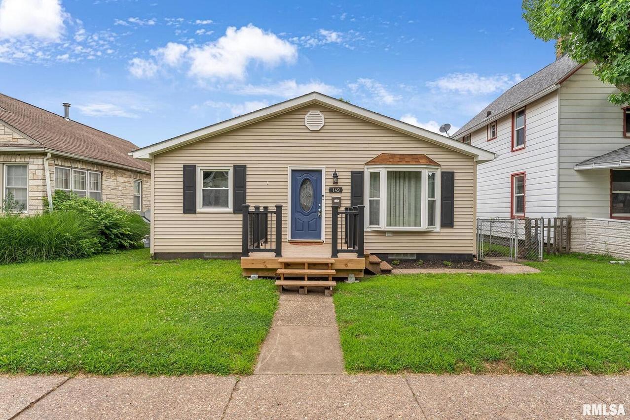 149 17th Ave., East Moline, IL 61244