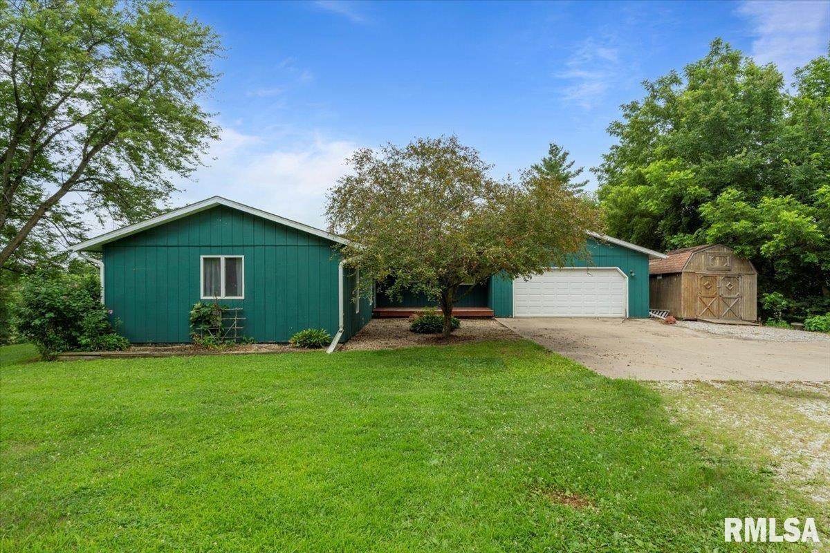 854 270th St., Viola, IL 61486