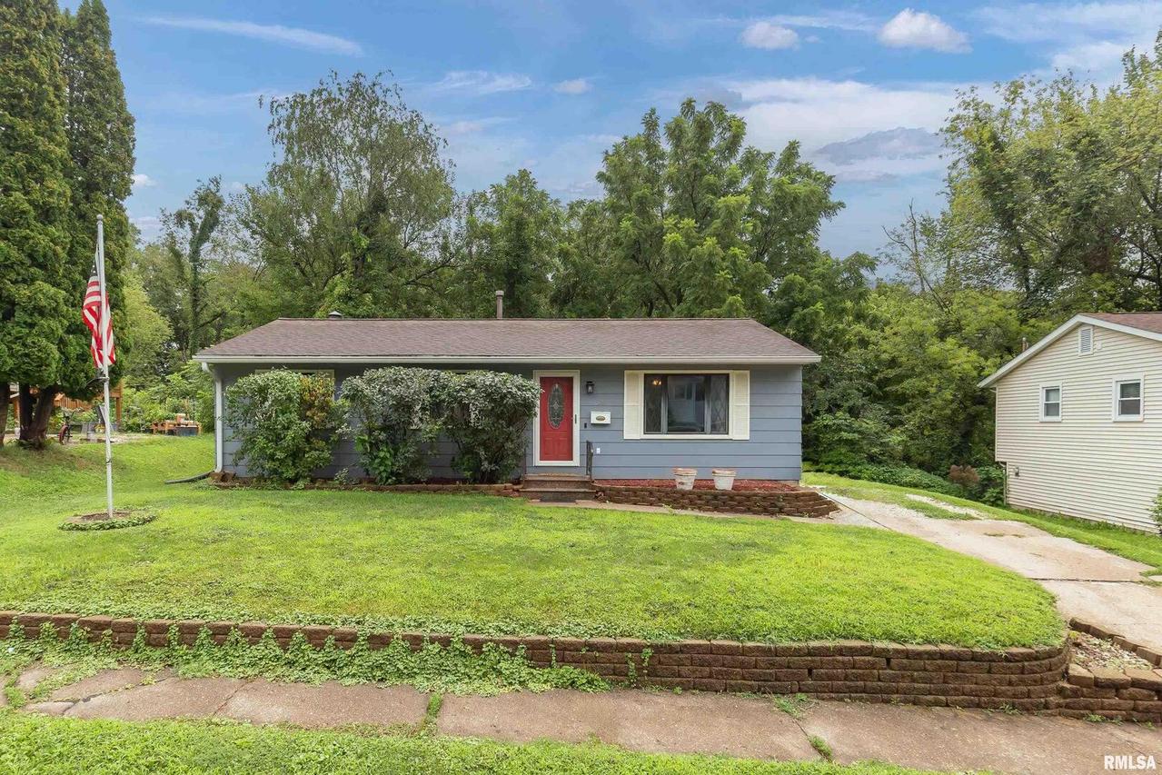 321 5th Street Ct., Silvis, IL 61282