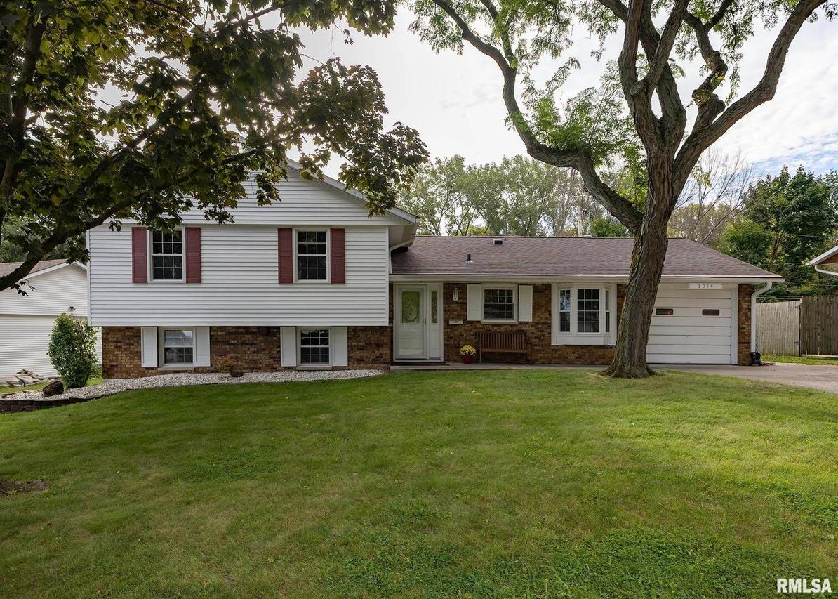 3014 10th St., East Moline, IL 61244