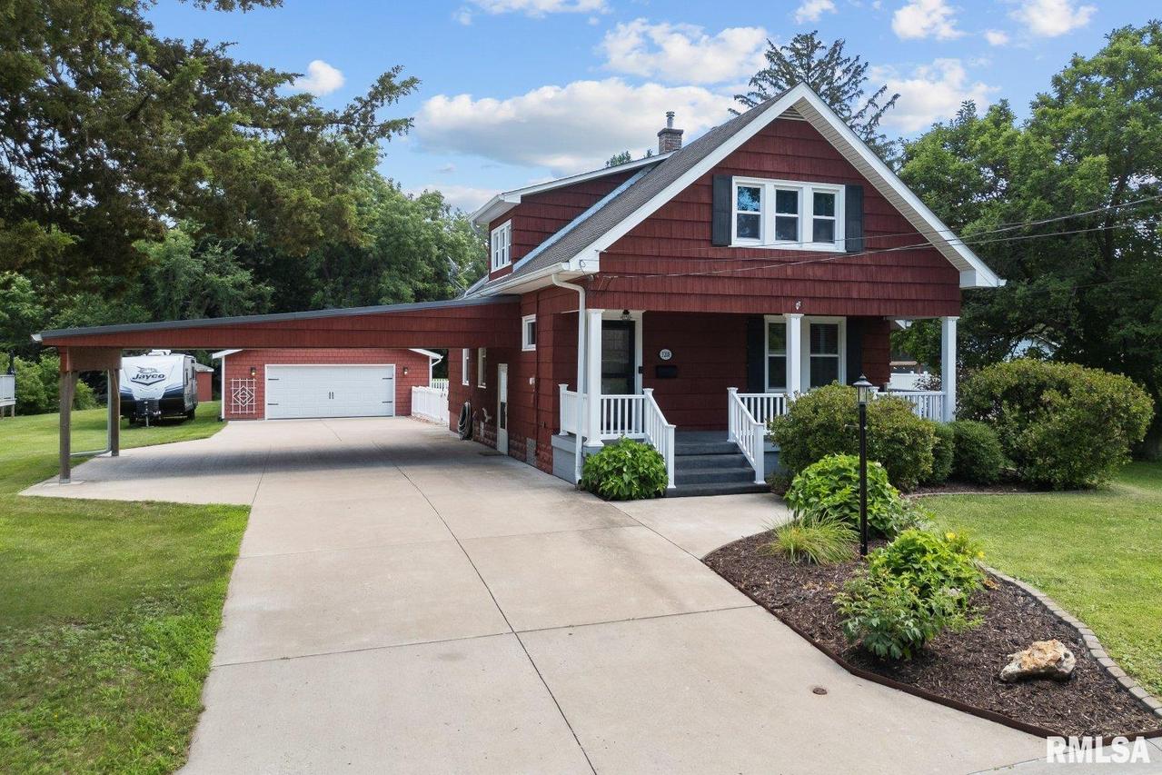 3208 9th St., Moline, IL 61265