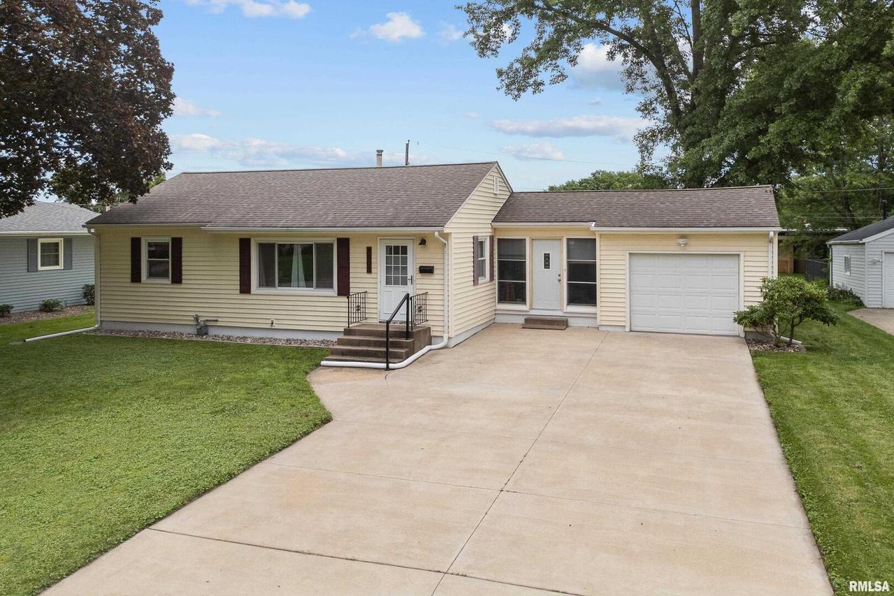 3903 35th St., Rock Island, IL 61201