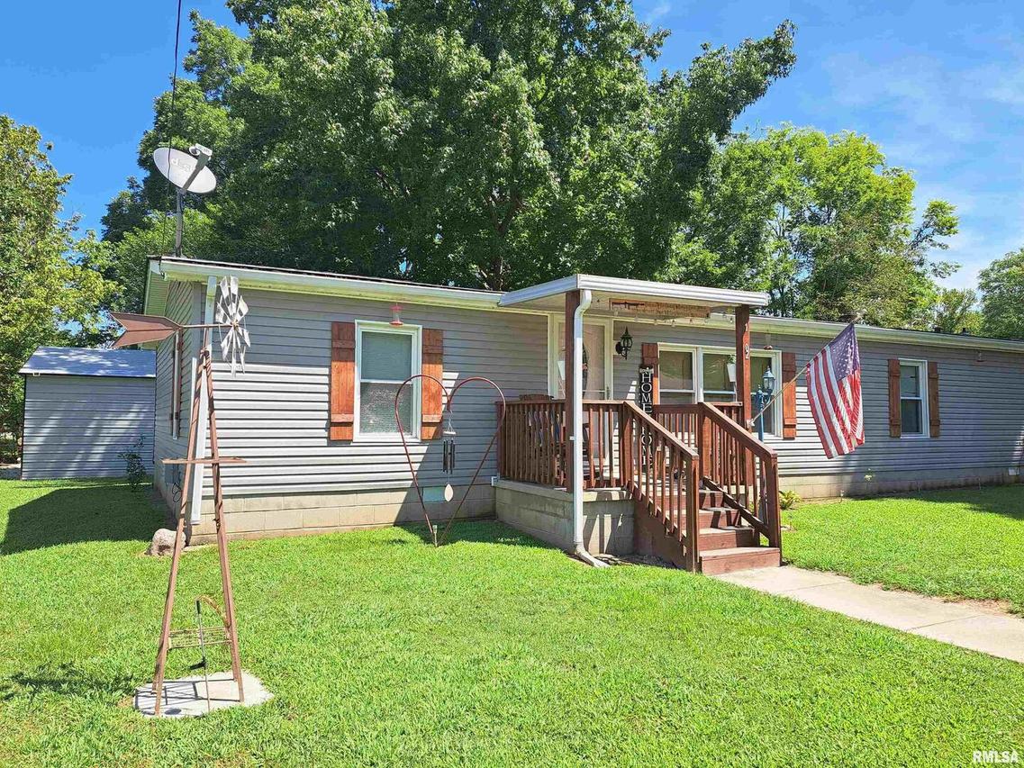 102 Washington St., Cambria, IL 62915