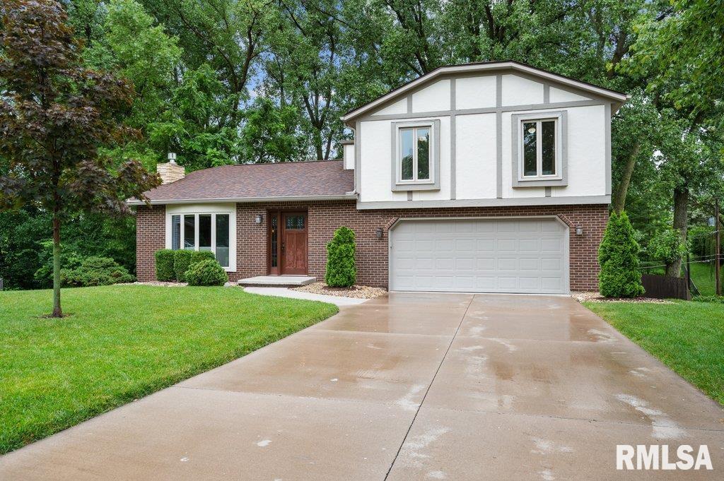 9003 34th Street Ct., Rock Island, IL 61201