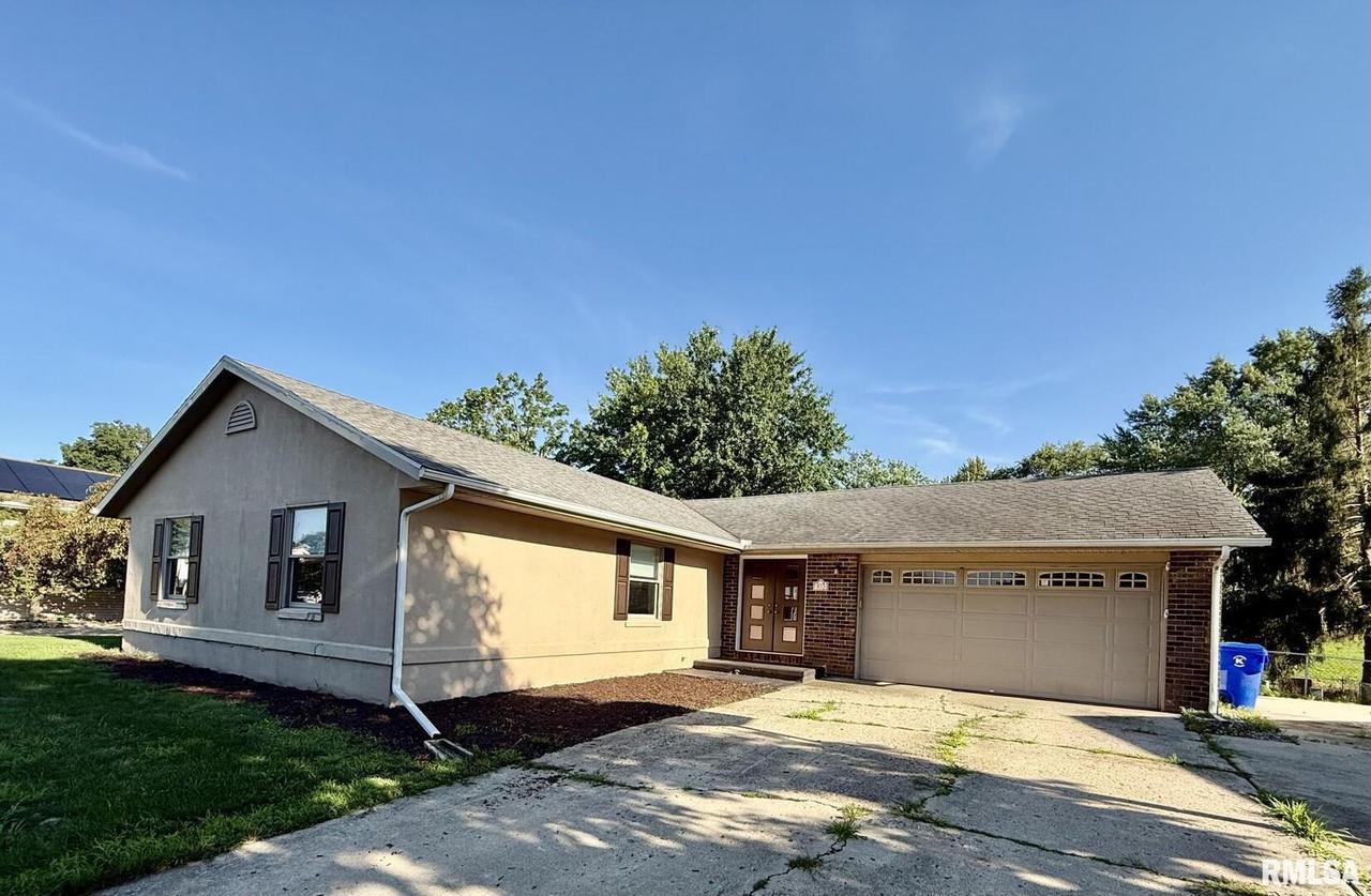 833 David St., Kewanee, IL 61443