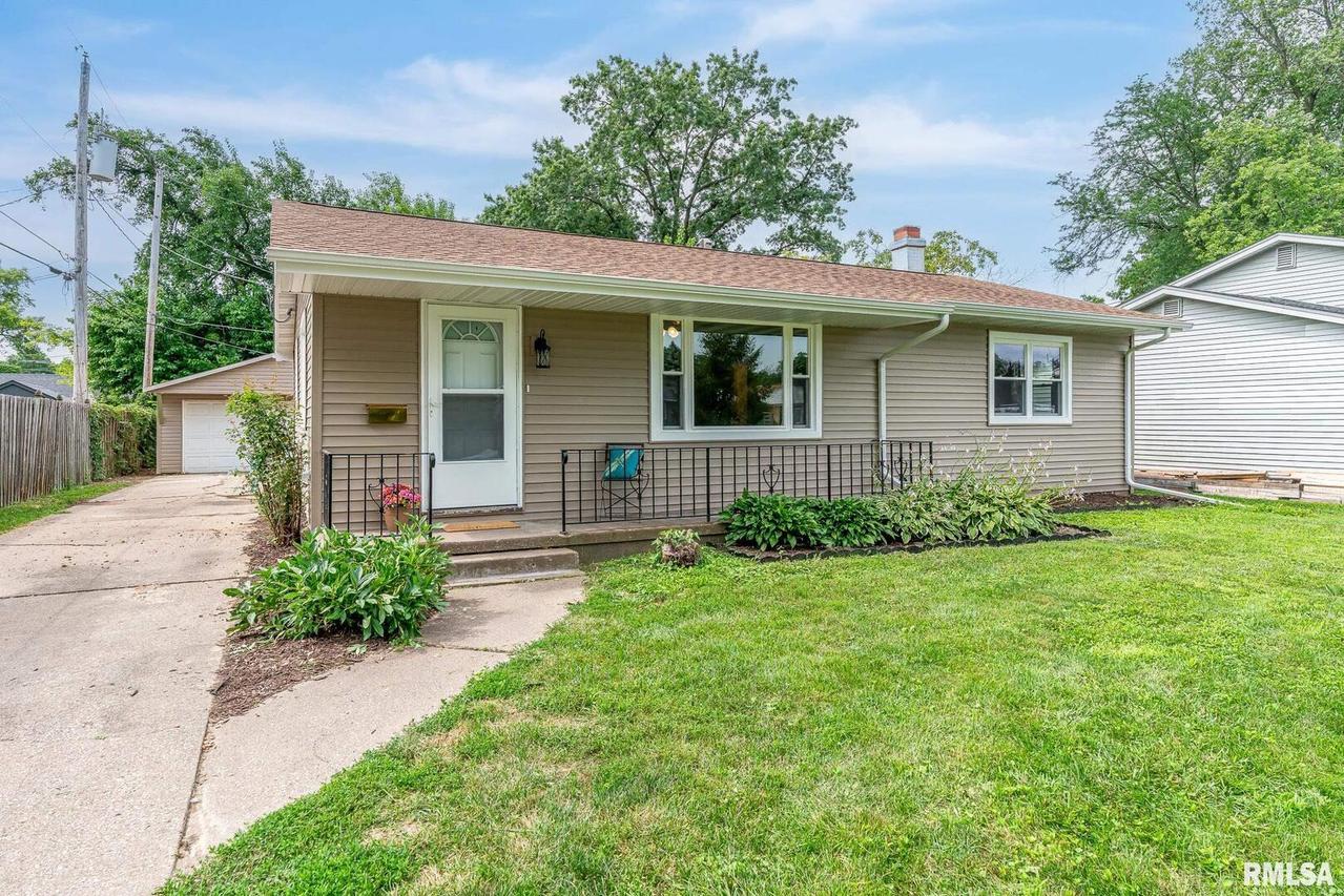 3634 14th Ave., Moline, IL 61265