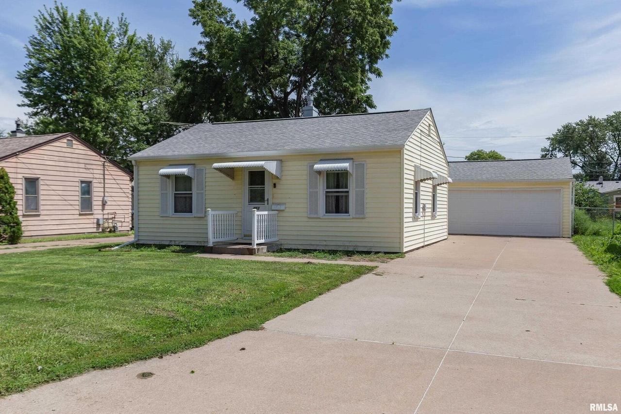 453 E 4th St., Milan, IL 61264