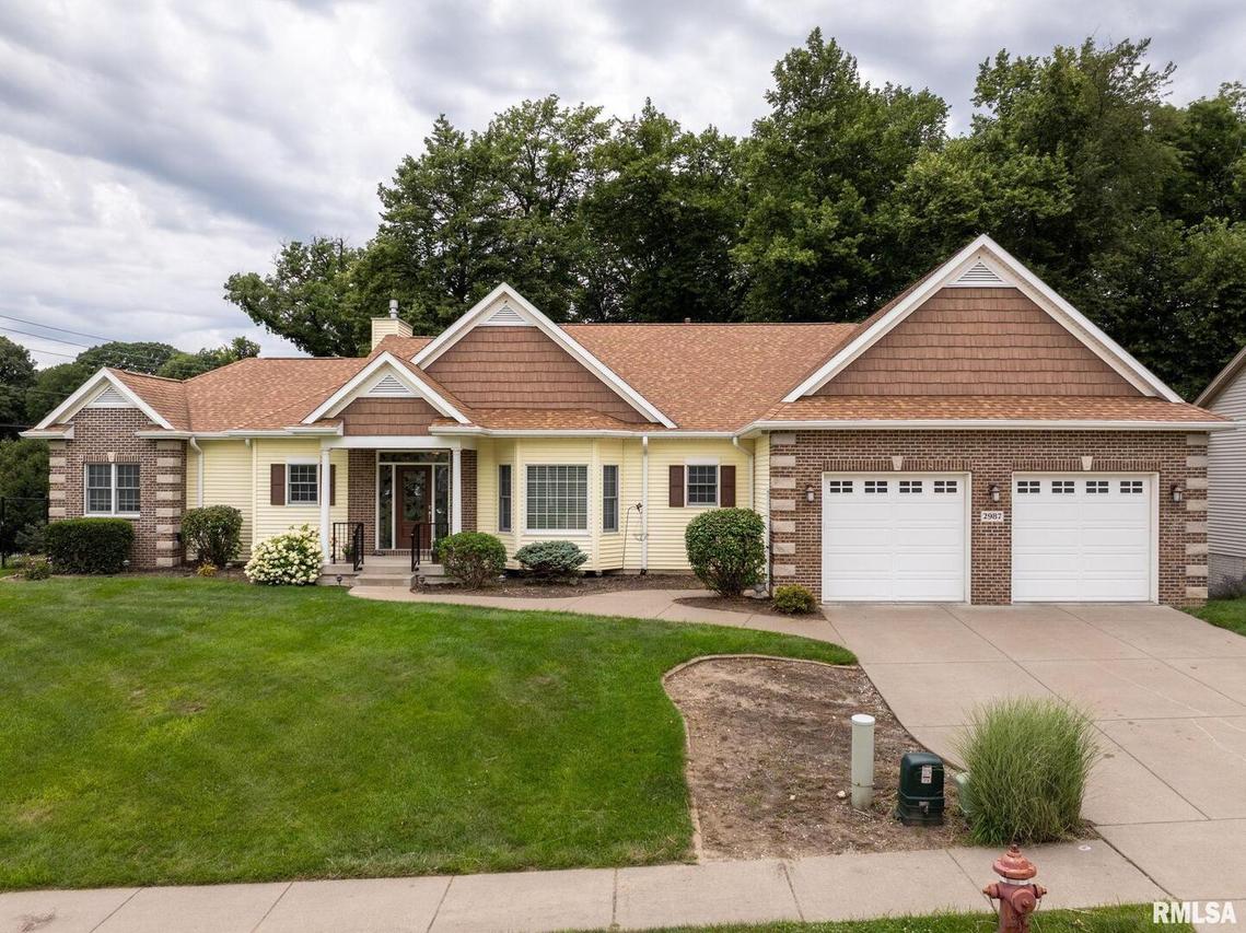 2987 16th Street Ct., East Moline, IL 61244