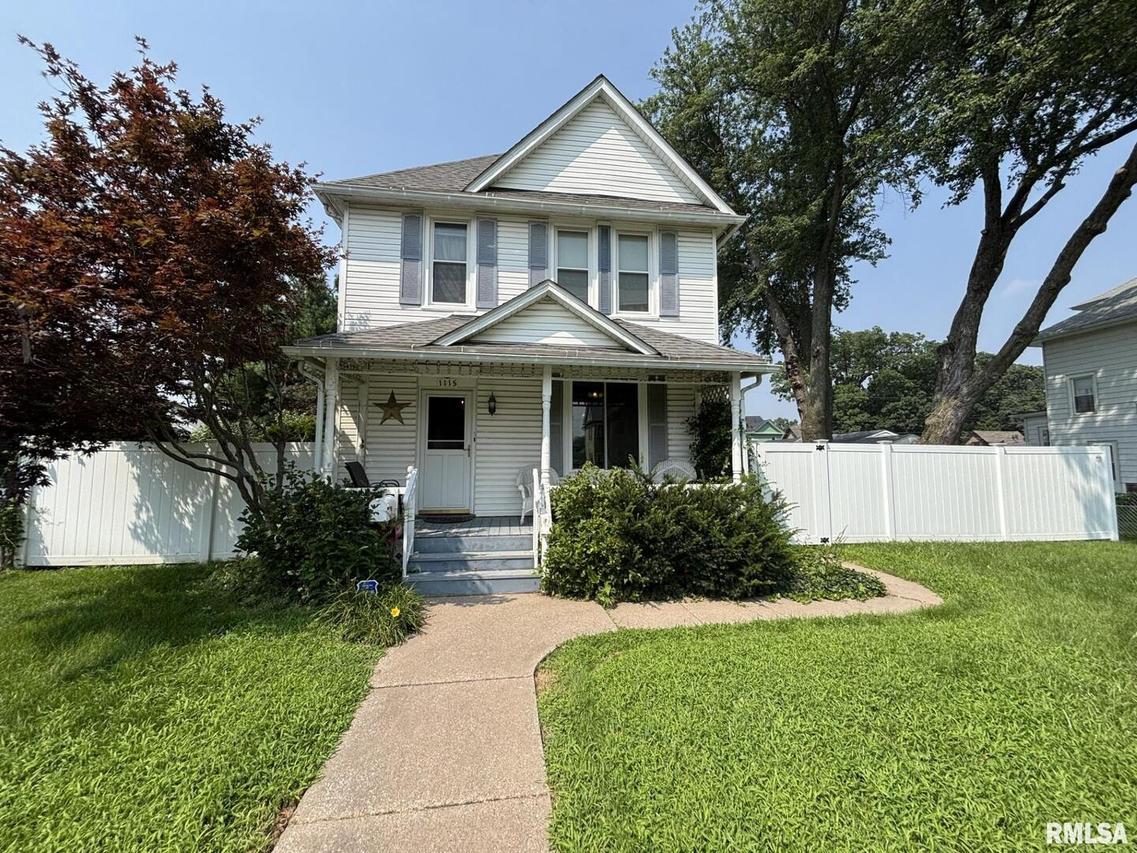 1115 13th Ave., Moline, IL 61265