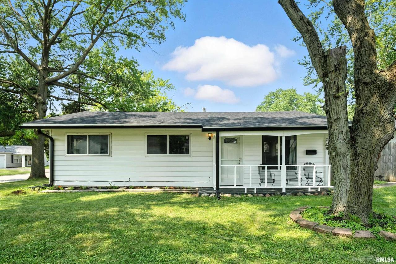 907 35th Ave., East Moline, IL 61244