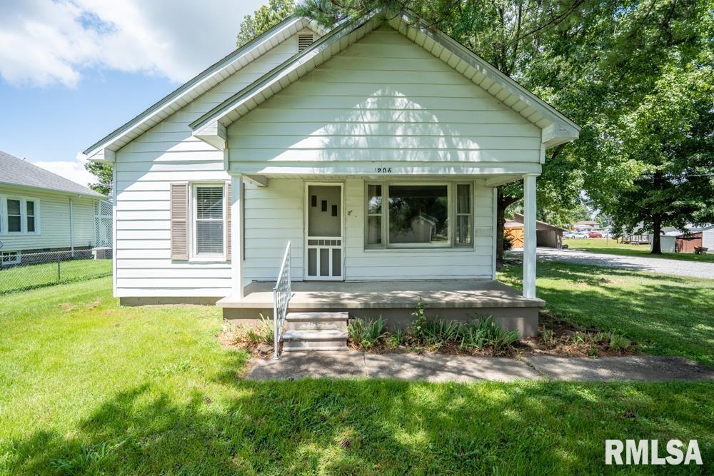 1206 E Boulevard St., Marion, IL 62959