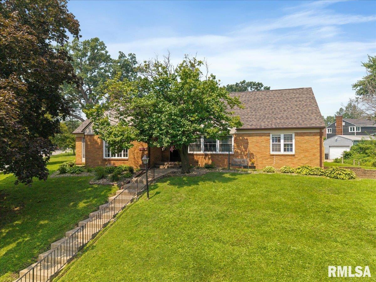 2320 26th St., Rock Island, IL