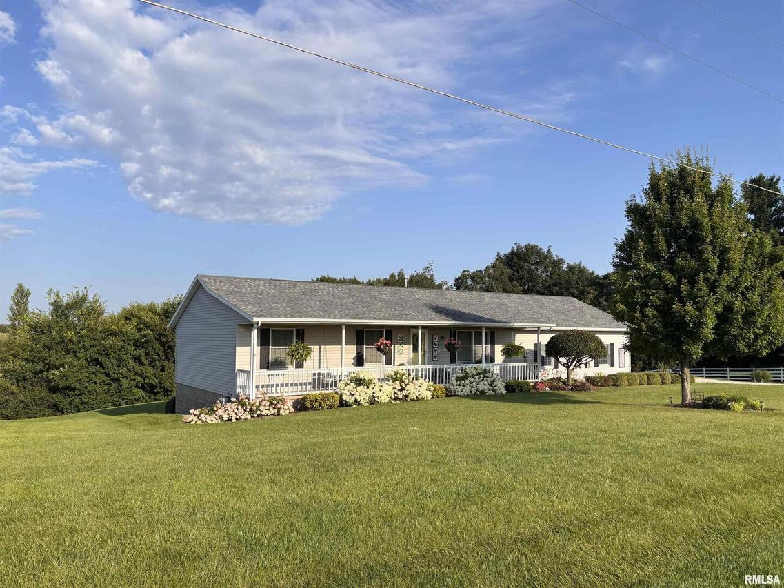 6919 E 2480 E St., Kewanee, IL 61443