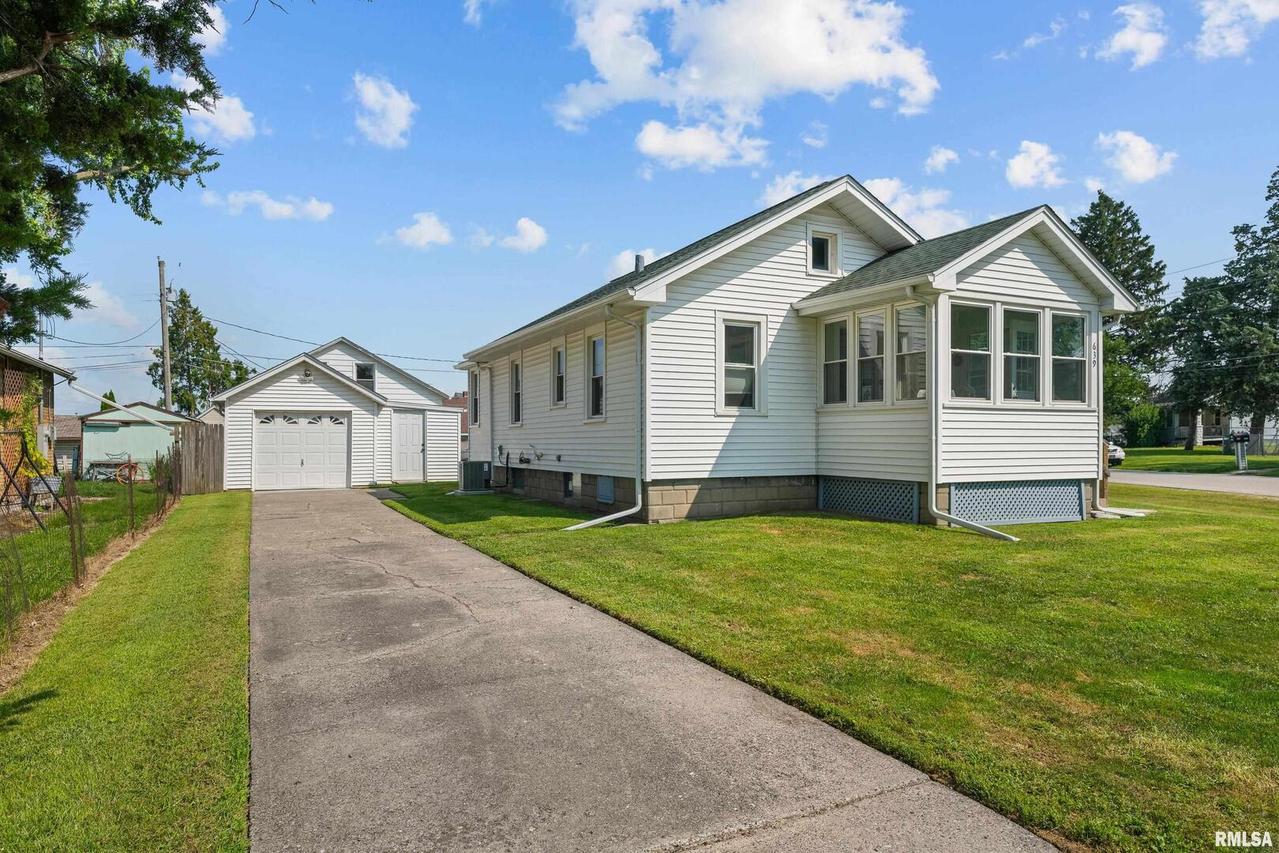 639 2nd Ave., East Moline, IL 61244