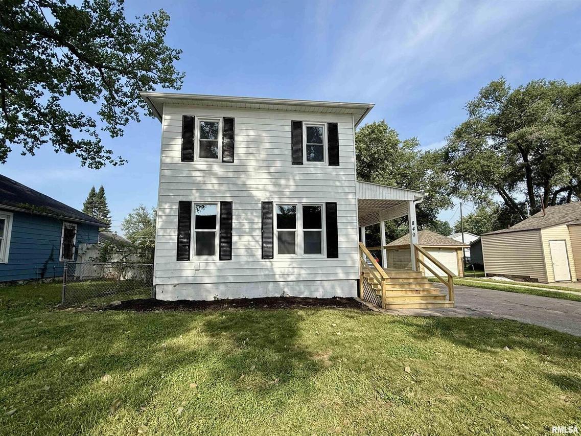 840 W 9th St., Milan, IL 61264