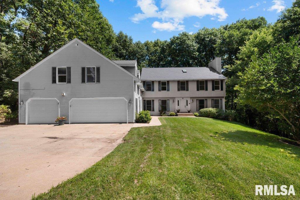 5 White Oak Ct., Moline, IL 61265