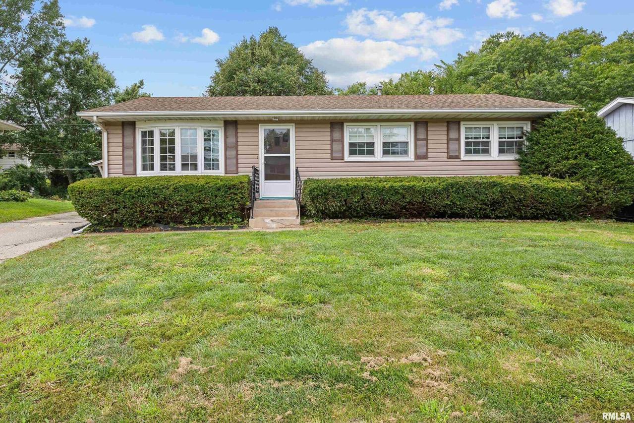 8010 8 1/2 St., Rock Island, IL 61201