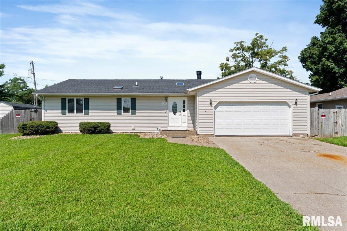 1906 E 5th St., Coal Valley, IL 61240